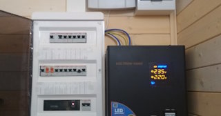 Установка и подключение стабилизаторов напряжения от 560 руб в Борзе - ЭлектроБря
